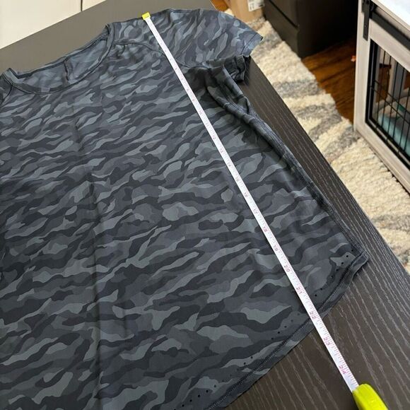 Lululemon Rise and Run Short Sleeve Camo Print Deep Coal Black - Picture 6 of 10